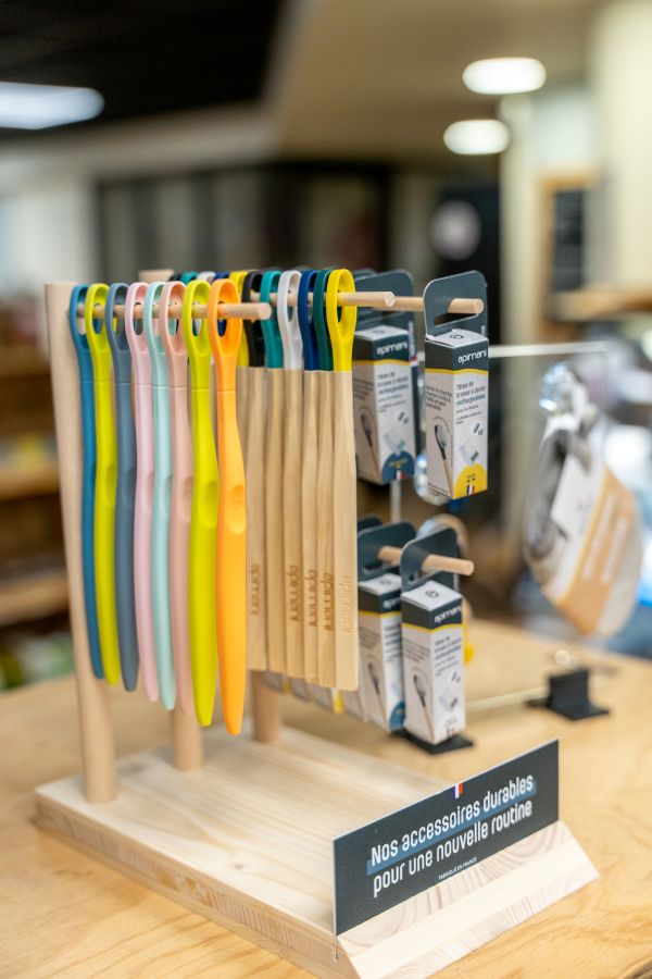 La PLV pour les brosses à dents Apimani