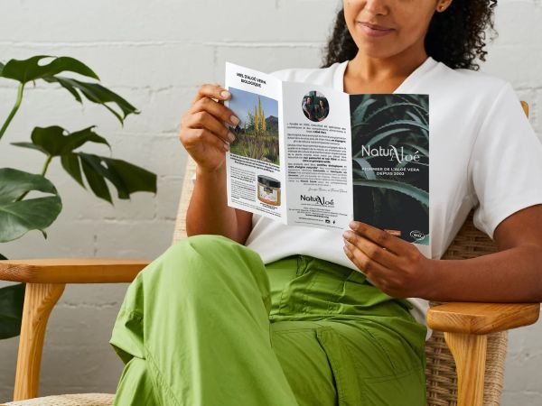 Naturaloé -- Lot de 20 dépliants multigamme (pour clients)