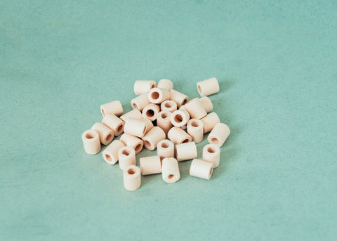 Perles de céramique roses pour usage alimentaire - 1