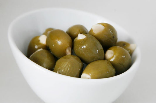 Le Temps Des Oliviers -- Olives vertes farcies ail bio Vrac (origine Grèce) - 2.8 kg