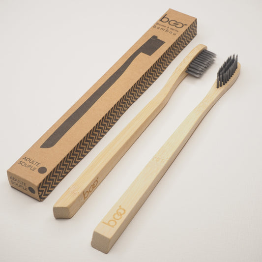 My Boo Company -- Brosse à dents adulte en bambou (souple infusé au charbon)