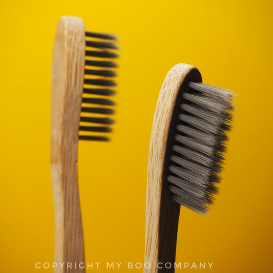 My Boo Company -- Brosse à dents adulte en bambou (souple infusé au charbon)