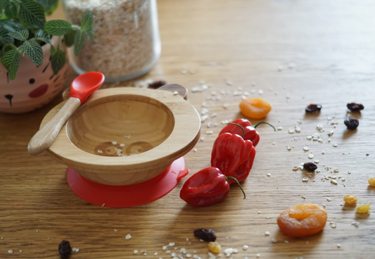 Cap Bambou -- Set de repas bébé bambou + silicone rouge (bol + cuillère)