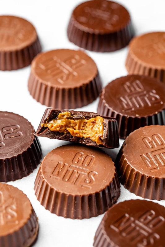 Go Nuts -- Palets chocolat noir fourrage beurre de cacahuètes bio en seau Vrac - Seau de 150